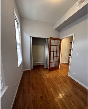 $2,200 / 3br - Logan Sq 3 Bed Near Blue Line! Cenral Ac, Dishwasher, Free Parking (Logan Square)64041646073346123