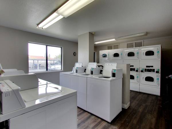$2,063 / 1br - 616ft2 - CEILING FANS, WINDOW COVERINGS, Controlled Access Entry Building (san leandro)63790049572353122