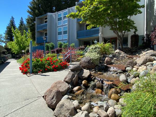 $1,725 / 1br - 750ft2 - Prime Location, Peaceful Vibes – Act Fast! (Greenhaven Pocket)63844739980675120