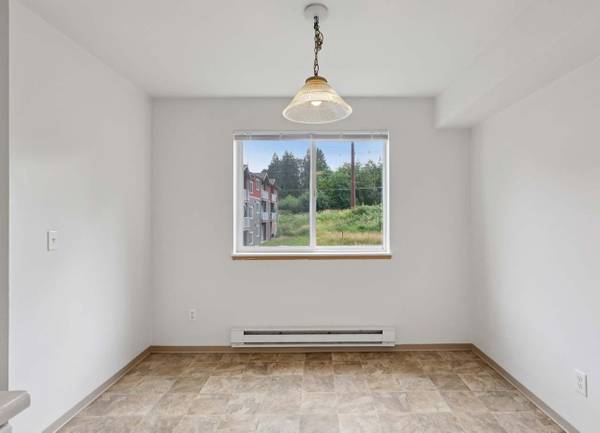 $1,850 / 2br - Refrigerator, Dishwasher, Pet Friendly (8510 212th St NE, Arlington, WA)63799858748929121