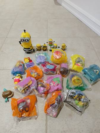 25 - MINIONS - McDonald's Happy Meal Toys 2022-new 1