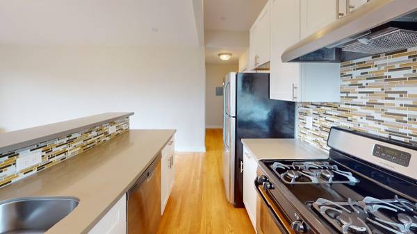 $5,845 / 2br - 849ft2 - 2BR luminoso con lavadora/secadora en unidad, ventanas panorámicas. Unidad 303 (lower pac hts)63813587898755122