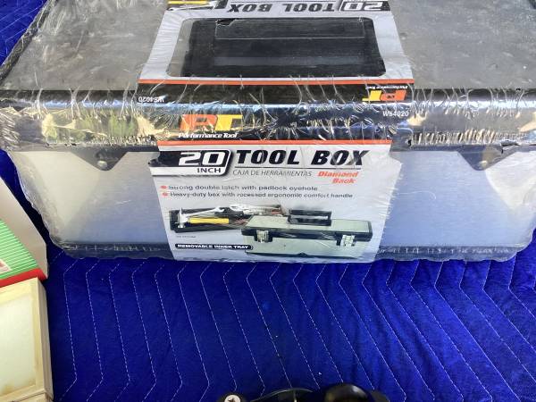 NUEVA CAJA DE HERRAMIENTAS, NUEVAS HERRAMIENTAS DE CARPINTERÍA - $125 (Ravensdale)63471422068483121
