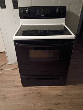 Beautiful Flat top stove!! $60 1