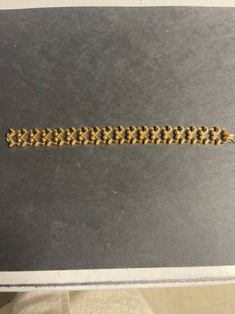 18 Karat Gold Link Bracelet - $1 (sunset / parkside)63471353834371120