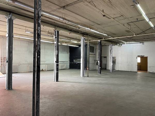$4,800 / 4000ft2 - BEST DEAL IN WESTCHESTER/BRONX - WAREHOUSE OR STORAGE (Yonkers)63945499569026122
