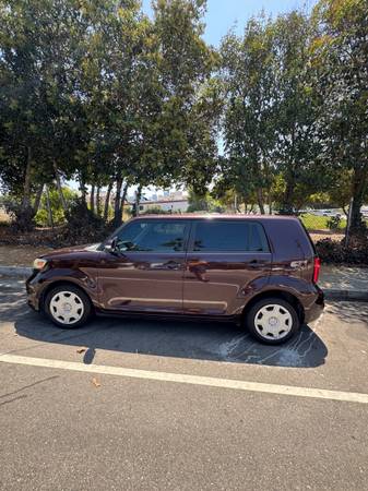 2010 scion Xb 206k 1