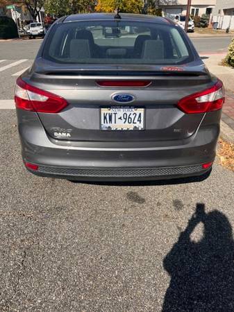 2014 Ford Focus SE sedán con pocas millas, estado impecable - $3.950 (bensonhurst brooklyn ny)63614590920835123