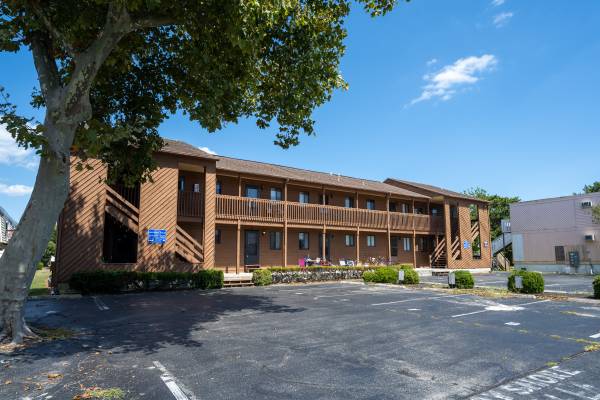 $1,500 / 2br - 6 Month Short Term Lease -- Ocean City, Maryland -- 28th St (Ocean City, MD)63839298036737123