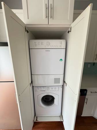 $2,899 / 3br - Gorgeous 3 Bedroom, 2 Full Bathroom with Laundry in Unit (Crown Heights)63809042288129124