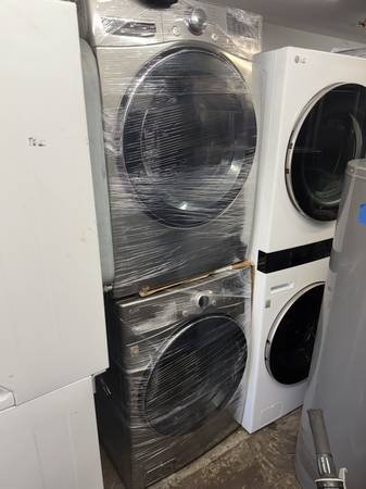 LG front load washer 4.5 cu ft gas dryer 7.5 cu ft 1