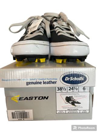 NWT Easton size 6 baseball cleats 1