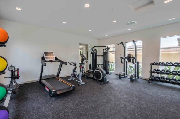 $2,640 / 1br - 617ft2 - Garage, Quartz Counter Tops, Large Closets (3065 Village at the Park Dr, Camarillo, CA)63800403151873124