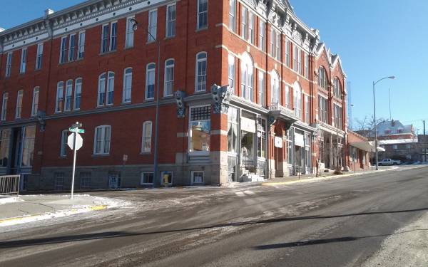 Loft E - INCLUDES UTILITIES 1