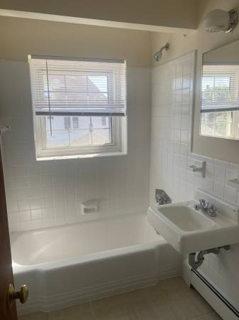 $2,250 / 1br - Bonito piso de 1 dormitorio ~Mass ave ~ calefacción y agua caliente incluidas /mascotas permitidas~63699450153347122