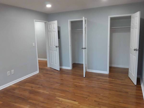 Beautifully renovated in Mtclr/Blmfield Area 1