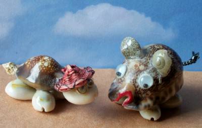 Two Little Cowrie Shell Animal Critters 1