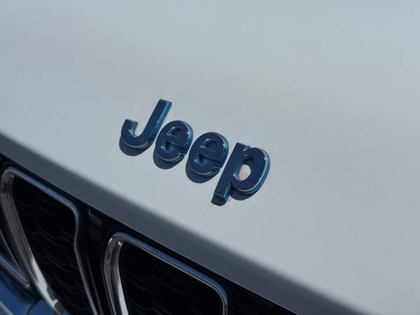 2023 Jeep Grand Cherokee Call Now for Financing, SKU:26560 Jeep Grand - $27,599 (San Diego Auto Finders)63470062021633123