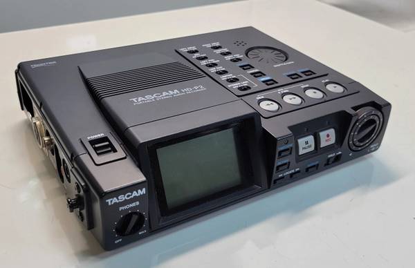 Tascam HD-P2 stereo 24bit/192K digital recorder w/SMPTE, limiter, 48V 1
