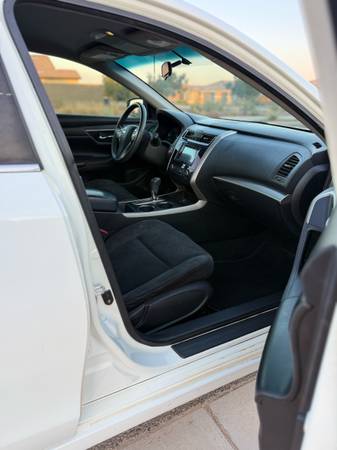 2015 Nissan Altima - $4500 (Goodyear)63470415599747124