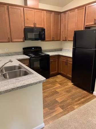 $1,899 / 2br - 976ft2 - Alquile C337 por $1899 y obtenga un mes GRATIS!! Incluye cochera (Leavenworth)63861315952769122