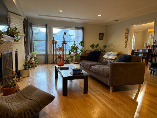 $1,250 / 4br - *** COMPARTIR HABITACIÓN EN HOGAR ENCANTADOR! ****63840114053123121