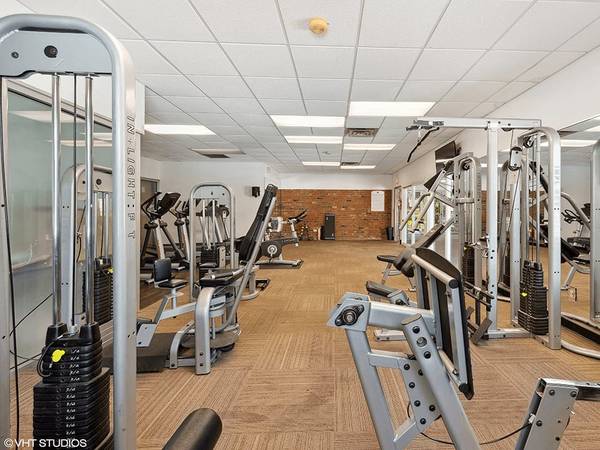 $1,225 / 2br - 960ft2 - Sail Into You New Home! (Near Jungle Jims!)63974613678338121