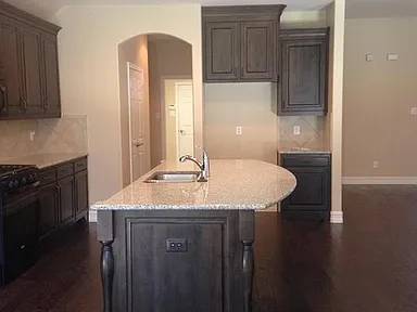 $1,200 / 3br - 2821ft2 - @@*casa unifamiliar tiene 3 dormitorios y 2.0 baños*@@ (McKinney)63796477283075124