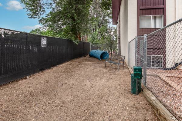 $1,180 / 1br - 651ft2 - Welcome Home to Shannon Hills Apartments! (Colorado Springs)63686653488259124