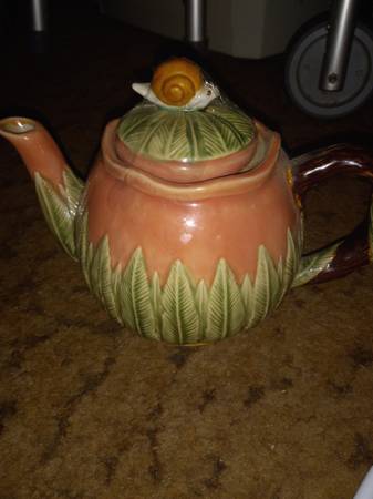 Majolica Teapot 1