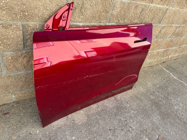 Left front door Tesla model y 1