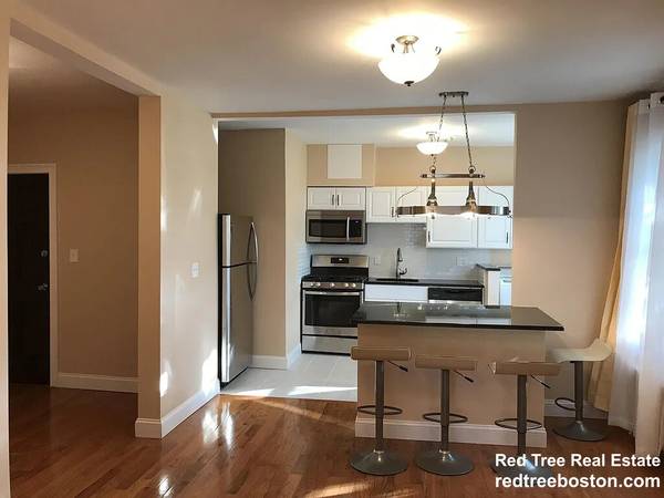 $5,200 / 3br - Beautiful renovated 3 bed near BC w/ laundry in unit, utils included!! (Brighton)63802096932225120