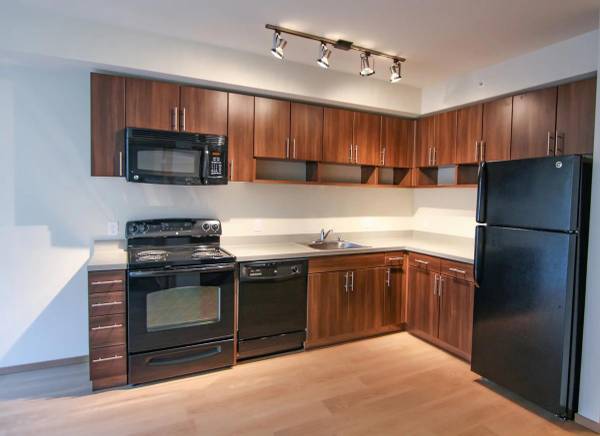 $2,678 / 1br - 595ft2 - Fitness Center w Free Weights, Wood Style Floors, Pet Friendly (We are locate in SLU w/ In walking distance to Amazon)63995109905410124