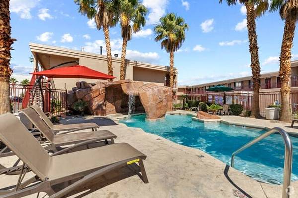 $850 / 325ft2 - TOUR TODAY!! ALL STUDIO PROPERTY!! MOVE IN SPECIAL!! CALL TODAY!! (4350 S Paradise Rd, Las Vegas, NV)63859612521473121
