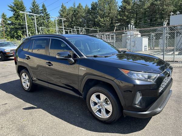 2021 Toyota Rav4 LE Híbrido 4WD -- Título limpio, Asequible, - $23,995 (kirkland)63613978548483123