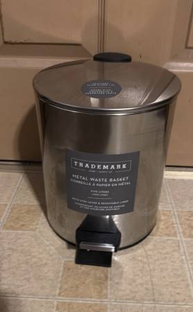 Stainless step trash can 1
