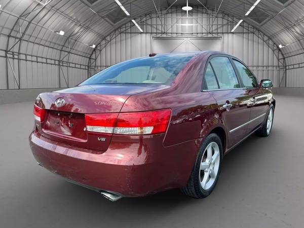 2008 Hyundai Sonata SE LOADED! SUNROOF, LEATHER, V-6! 32mpg - $4,275 (north kc)63621949896193123