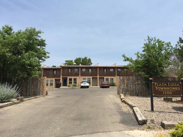 $2,295 / 3br - 1107ft2 - End-Unit Townhome  with Large Yard Near Plaza (Santa Fe)63659815524481120
