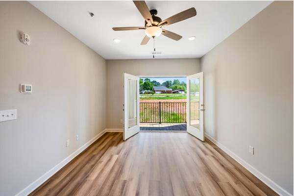 $1,192 / 1br - Preferred Employers Save HUGE! (Burlington)64027277915905121