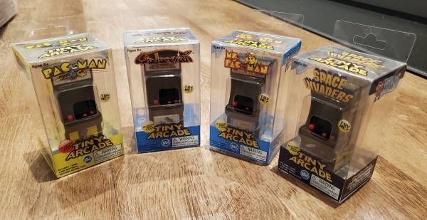 Super Impulse 2017 Tiny Arcade Set Galaxian Space Invaders, Ms. Pac-Man 1