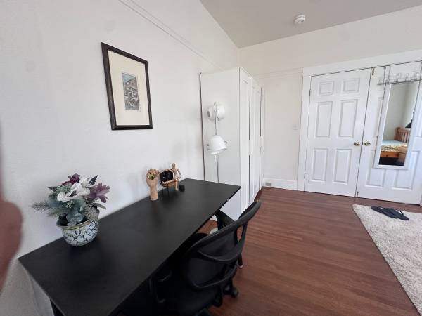 $1,245 / 3br - 1000ft2 - Large sunny bedroom, Near  BART(Hearst&West) (berkeley)63867927074561123