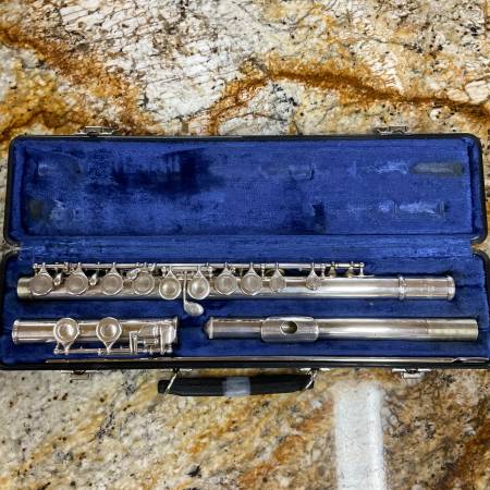 Selmer Flute in Hard Carrying Case 1