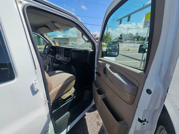 2008 Chevrolet Express 3500 - Photo 8