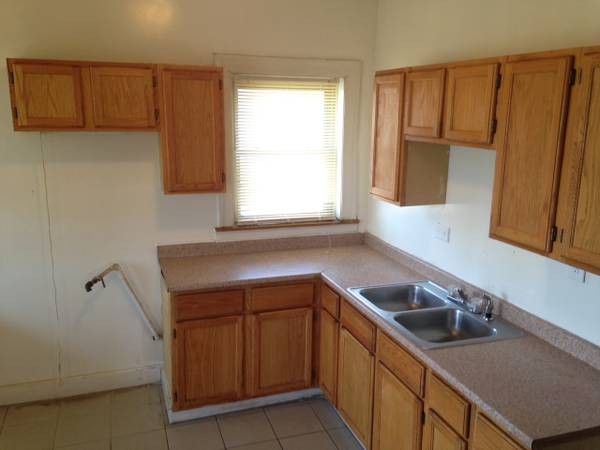 $950 / 2br - 1000ft2 - Beautiful Spacious-2BR on quite street (Auburn Gresham)64041644665218121