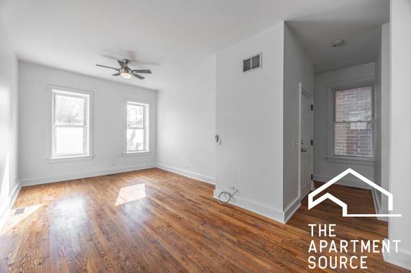 $2,610 / 3br - 1800ft2 - Amazing 3bed 2.5 Bath Duplex Down in Pilsen! (Chicago)63918293691395122