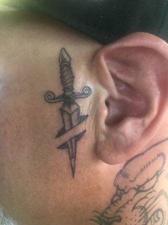 Buscando una mujer para tatuar gratis. (Los Ángeles)63893601090818121