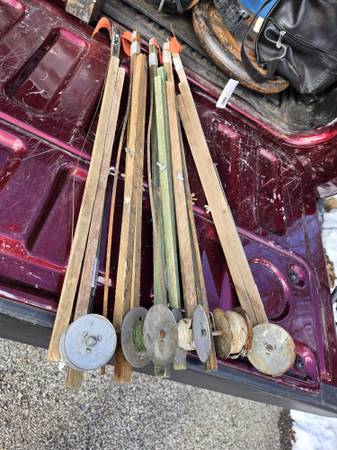 5 ice fishing tilts tip ups traps 1