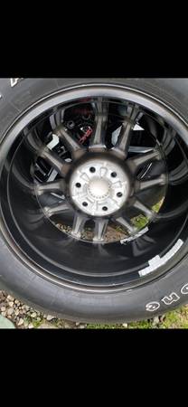 GMC AT4 Chevy 6 agujeros, llantas de 20 pulgadas con neumáticos - $2,750 (Tacoma)63471418809987124