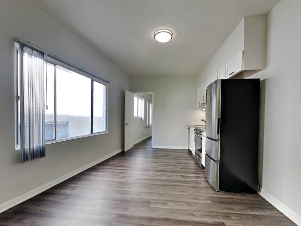 $2,395 / 2br - ¡Brillante y actualizado apartamento de 2 dormitorios cerca de Lake Merritt! (oakland lake merritt / grand)63873332689537121