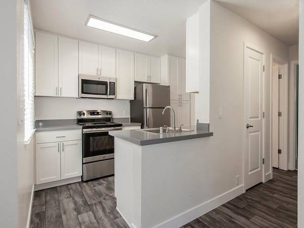 $2,915 / 2br - 901ft2 - Rental Furniture Available From CORT, Carpeting, Vaulted Ceilings (san jose east)63671991546113120